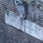 Between Termini & Colosseo Daire