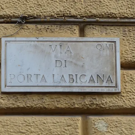Between Termini & Colosseo Daire *