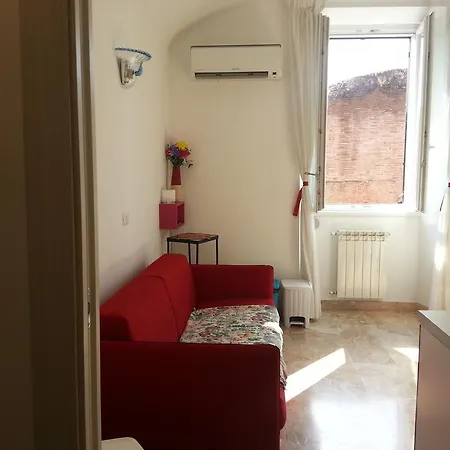 Apartment Between Termini & Colosseo