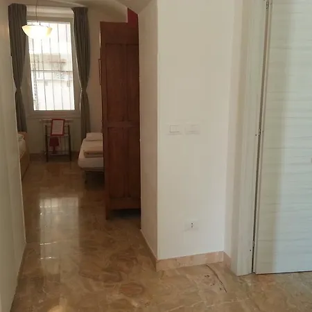 Apartment Between Termini & Colosseo Rome