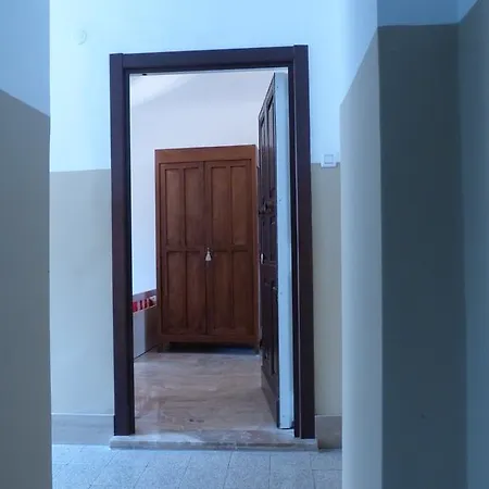 Apartment Between Termini & Colosseo