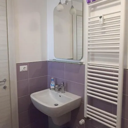 Apartment Between Termini & Colosseo Rome