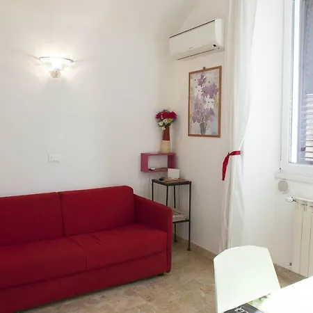 Apartment Between Termini & Colosseo Rome